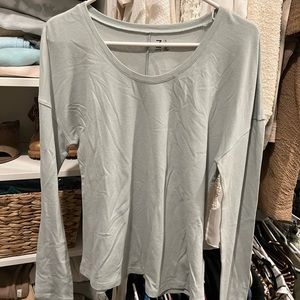 Long sleeve green top